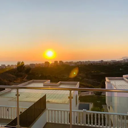 Super Luxurious House With Amazing View